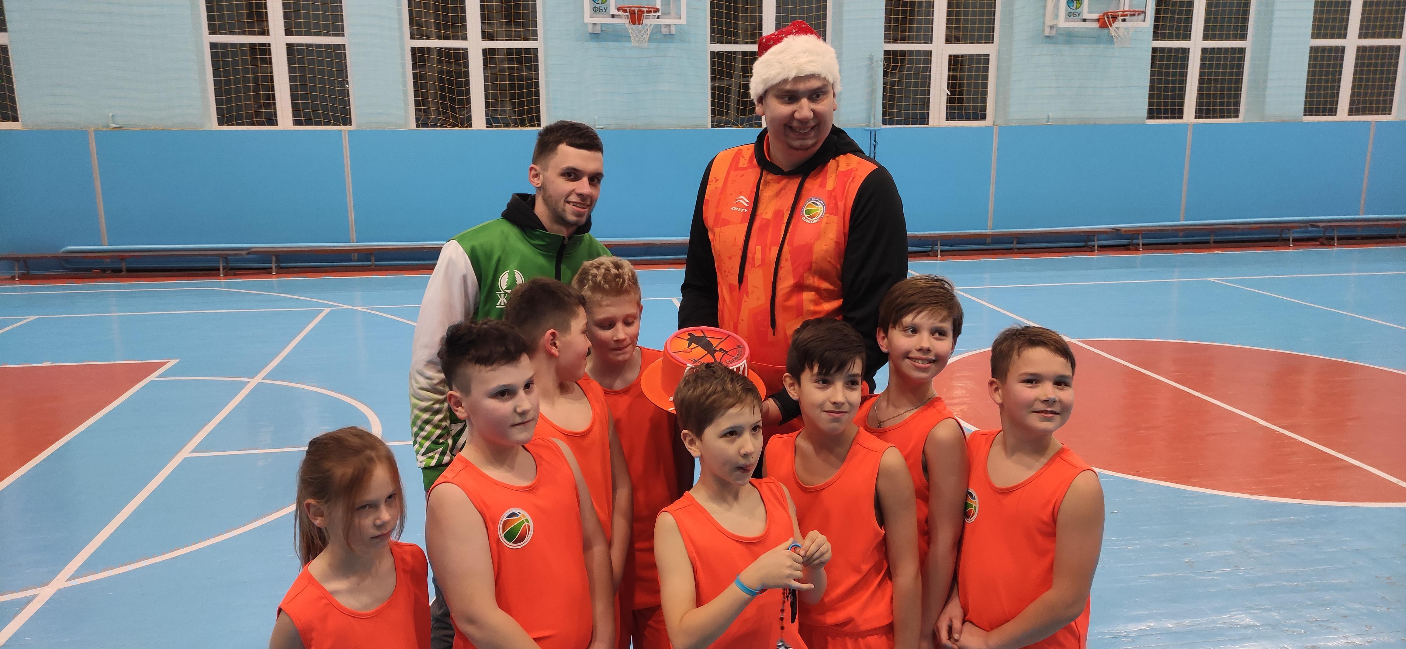 В Новій Баскетбольній Академії БК Житомир провели святкове новорічне святкування